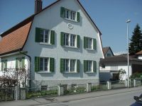 Wohnhaus mit Falt- Schiebeladen